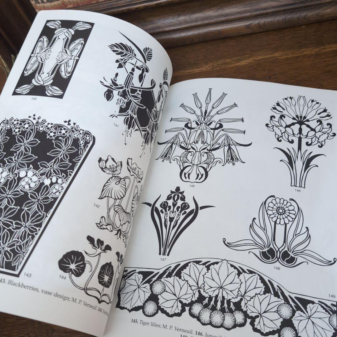 アール・ヌーヴォーフラワーデザイン洋書とアール・ヌーヴォー　飾り枠