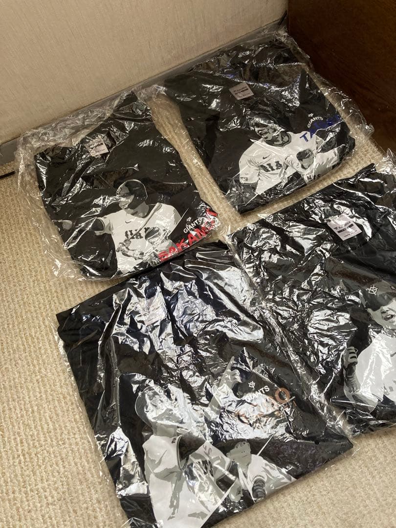 【即購入可能】坂本勇人　大勢　戸郷翔征　岡本和真　 Tシャツ　巨人　ジャイアンツ