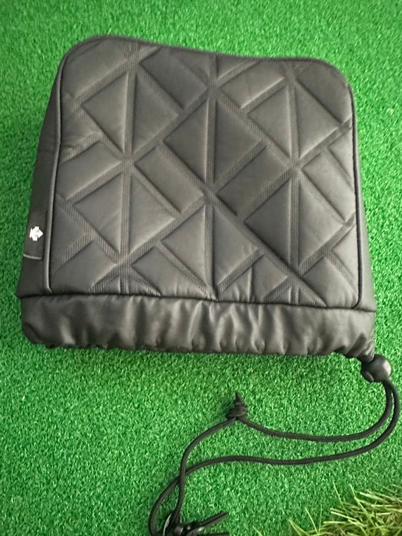 デサントゴルフ　キャディバッグ　ヘッドカバーアイアンカバー付き