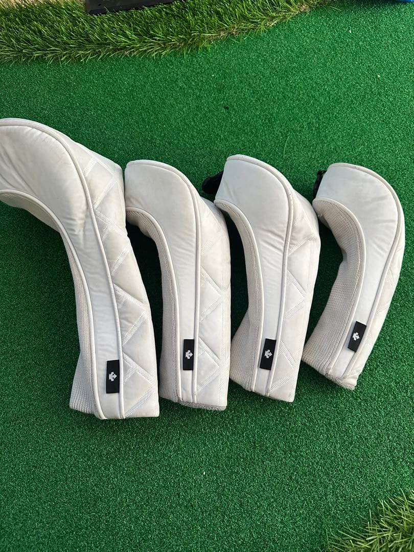 デサントゴルフ　キャディバッグ　ヘッドカバーアイアンカバー付き