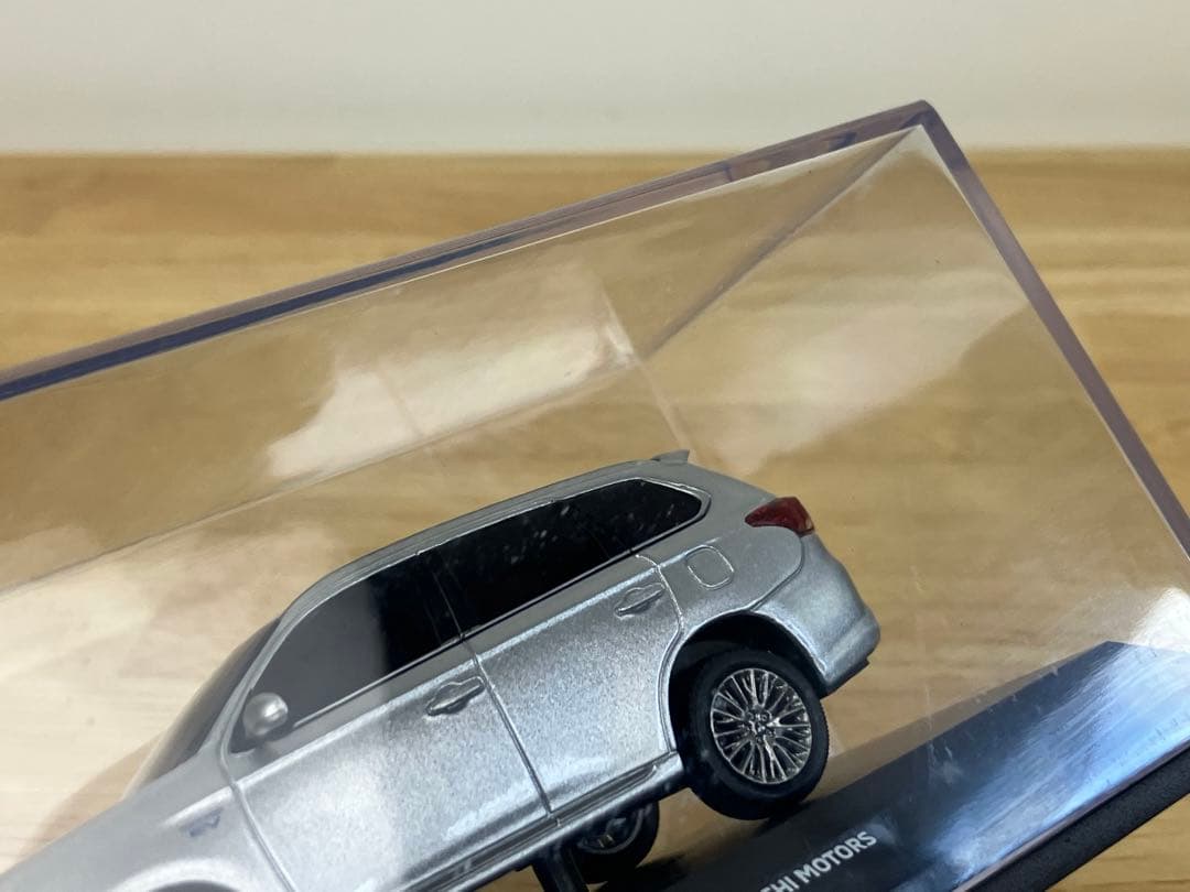 1/43 三菱 アウトランダー PHEV ミニカー シルバー OUTLANDER