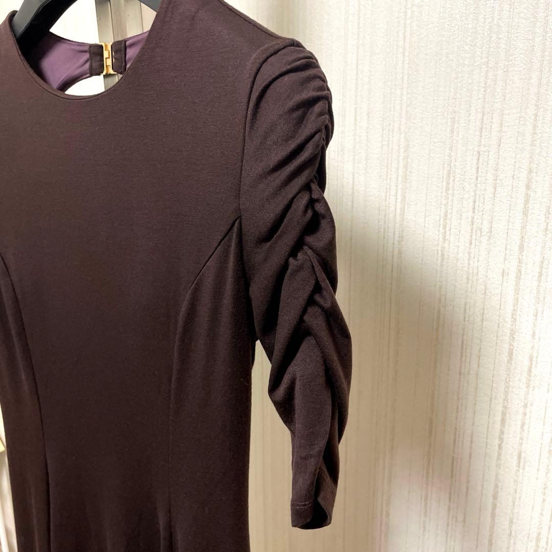 より　美品　anuans アニュアンス　バッグオープンフレアーカットドレス