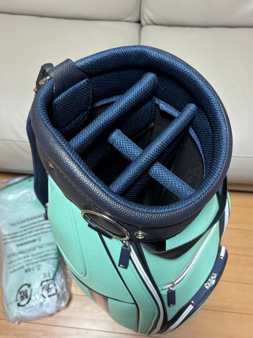   トミーヒルフィガー 2025 キャディバッグ 美品