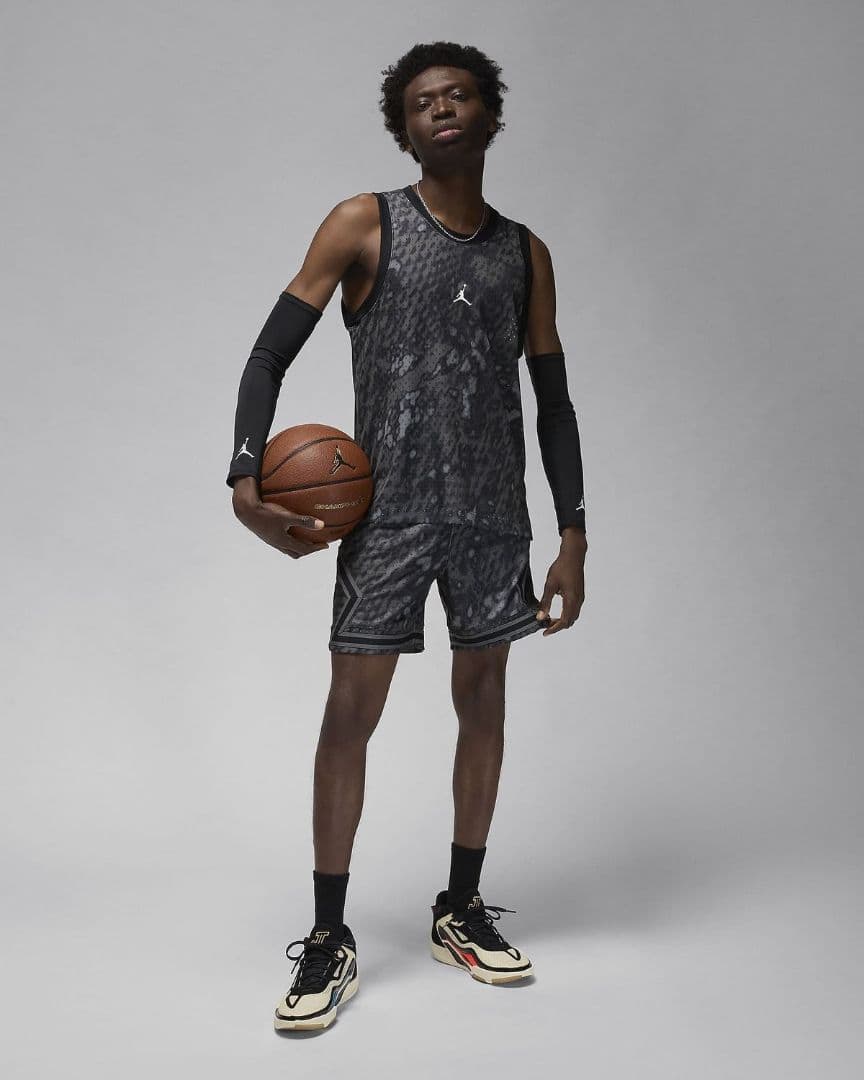 ジョーダン ナイキ バスケ 上下 ノースリーブシャツ ショートパンツ 新品 M