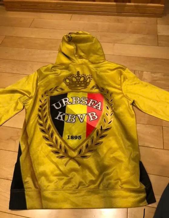 【新品・希少品】ベルギー代表パーカー　イエロー