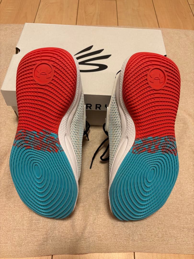 バスケットボールシューズ　CURRY SPLASH 24 AP/WHT