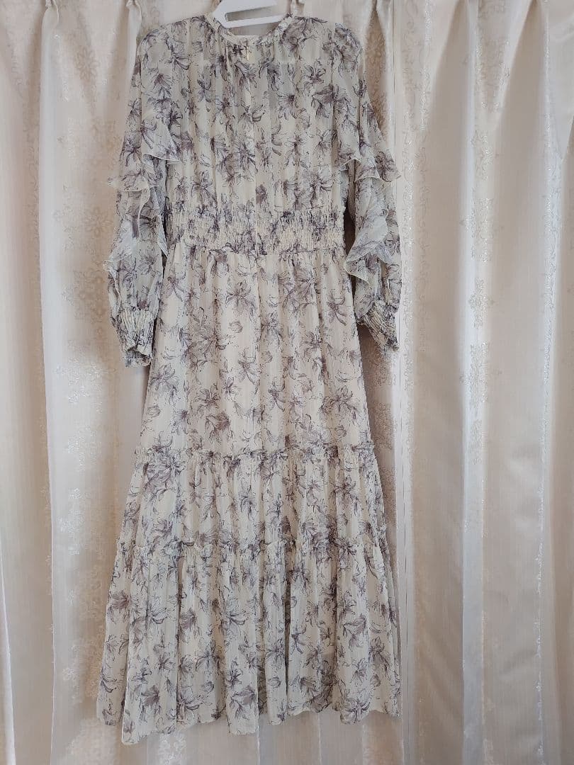 Apuweiser-richeニュアンスフラワープリントワンピースサイズ2