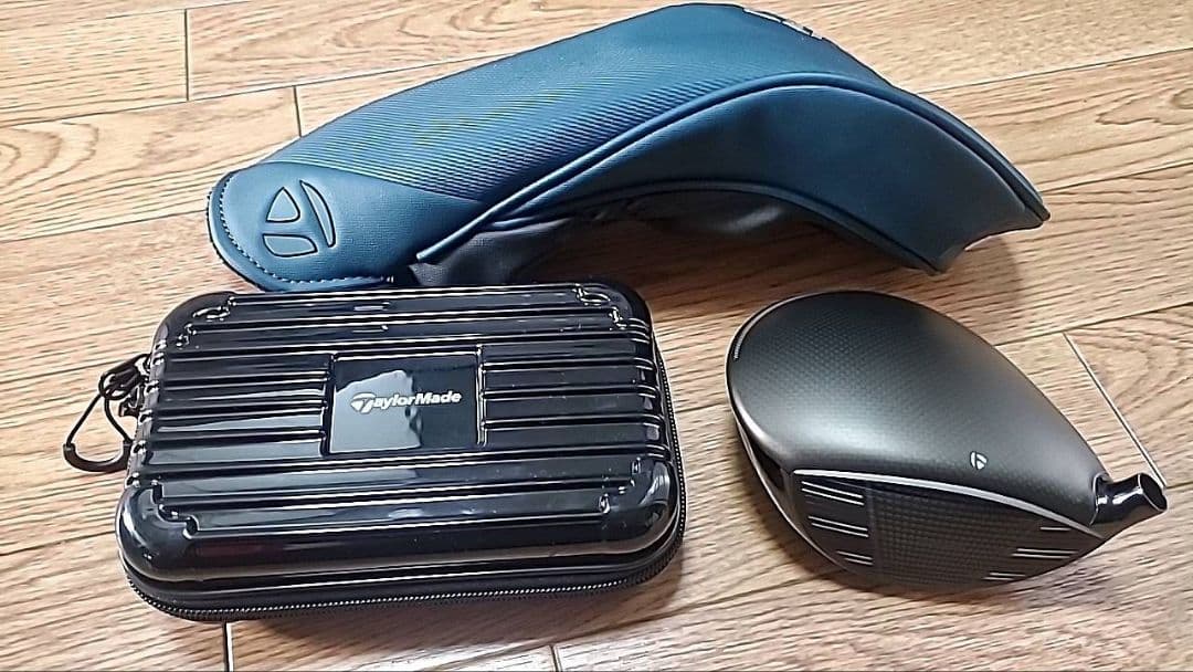 ほぼ新品Qi4D10.5°テーラーメイド ドライバー ヘッドのみお得なオマケ付き