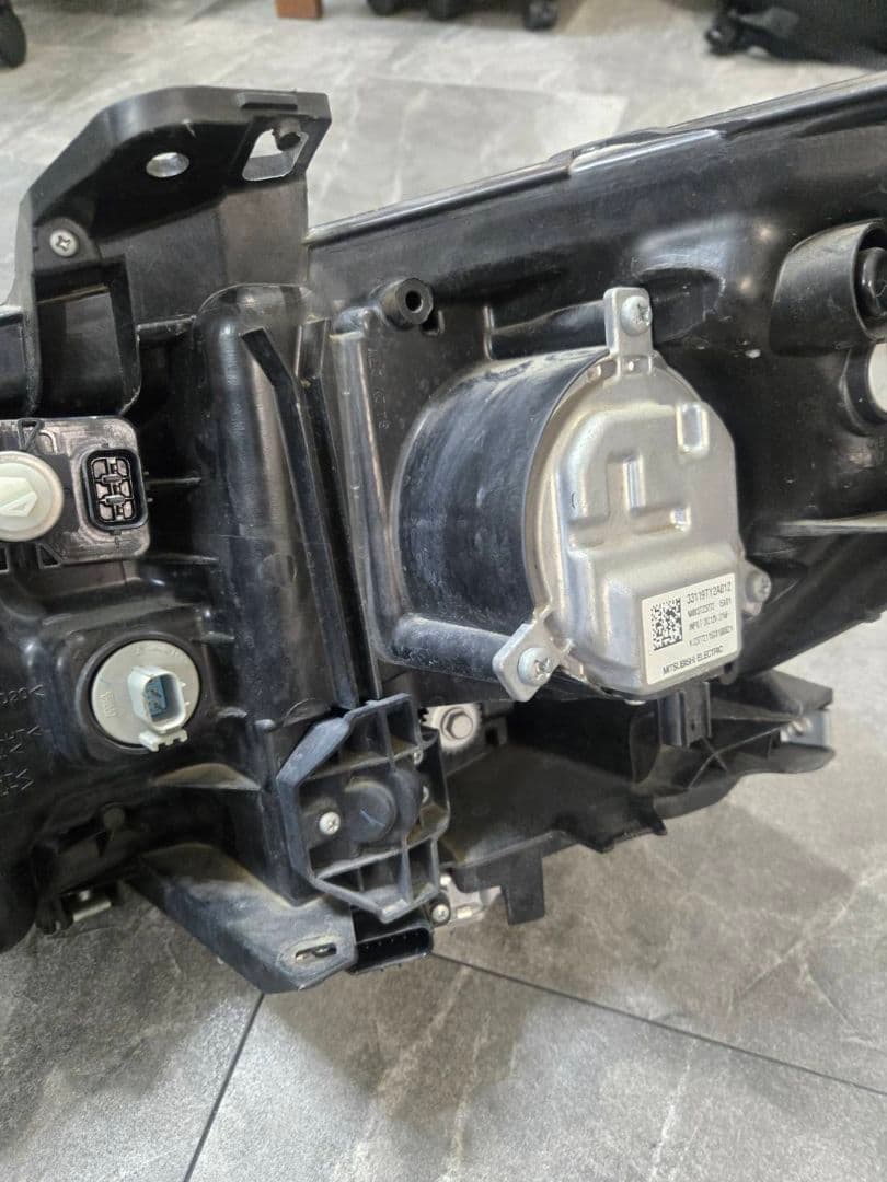 KC2　ホンダ　レジェンド　前期　ヘッドライト　運転席側