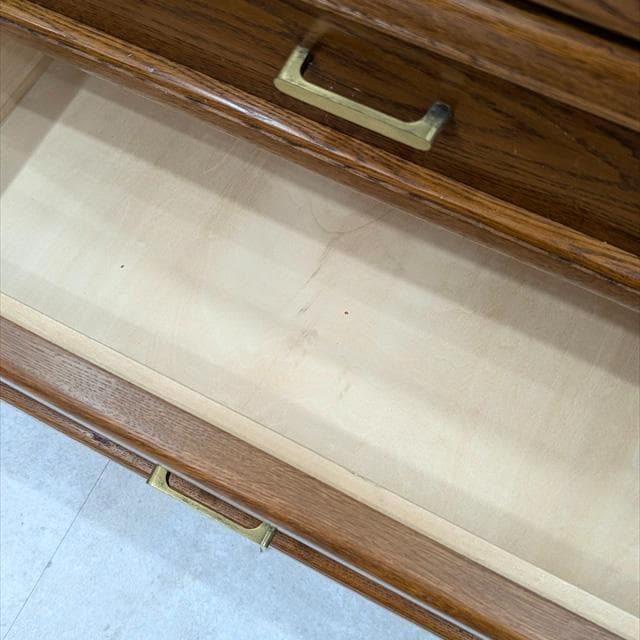 温かみのあるオールドカリモクサイドチェスト