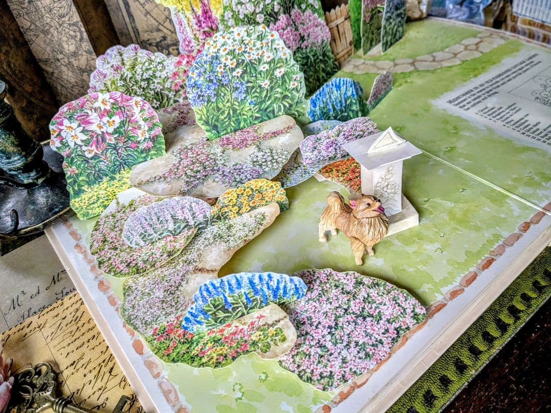 まるで秘密の庭をそっと覗き込むような♪ポップアップ本　古書洋書