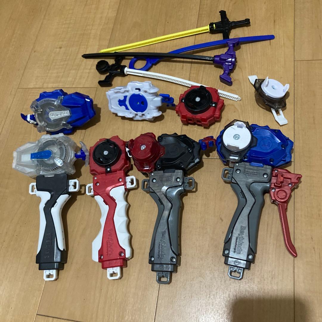 ベイブレードバーストシリーズ大量セット　(スタジアムは必要であればおつけします)