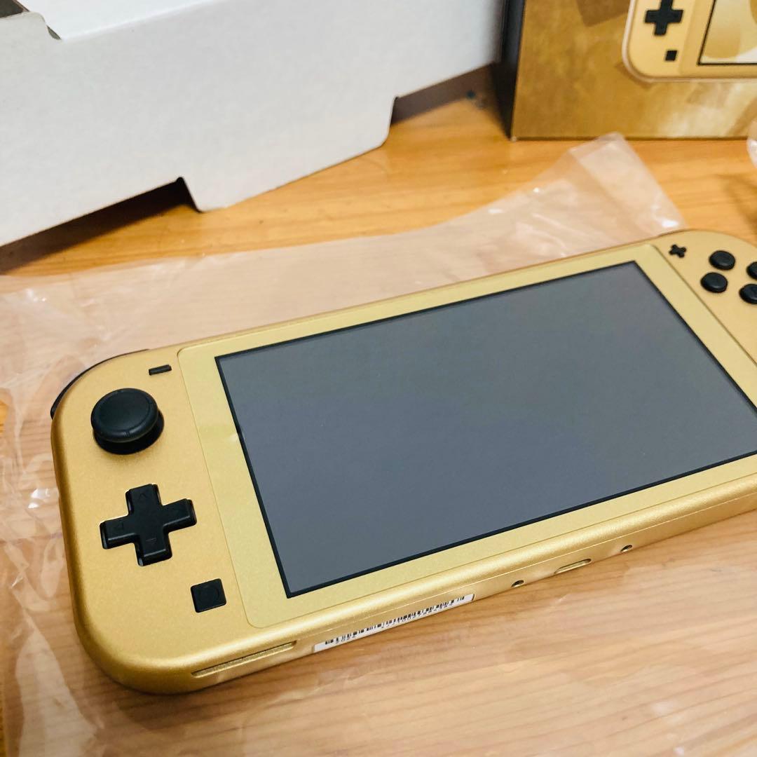 【極美品】スイッチ ライト 本体 ハイラルエディション 箱・充電器 画面傷なし