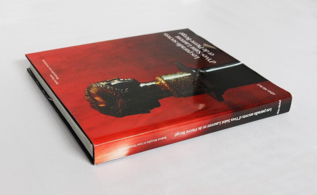 和訳書籍名：イヴ・サンローランとピエール・ベルジェの秘密の楽園 　写真集