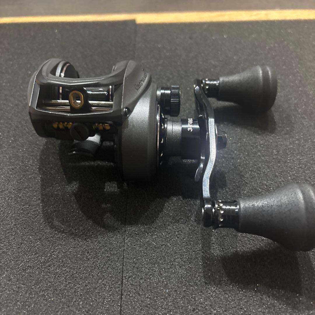 レボ　ビースト　左ハンドル