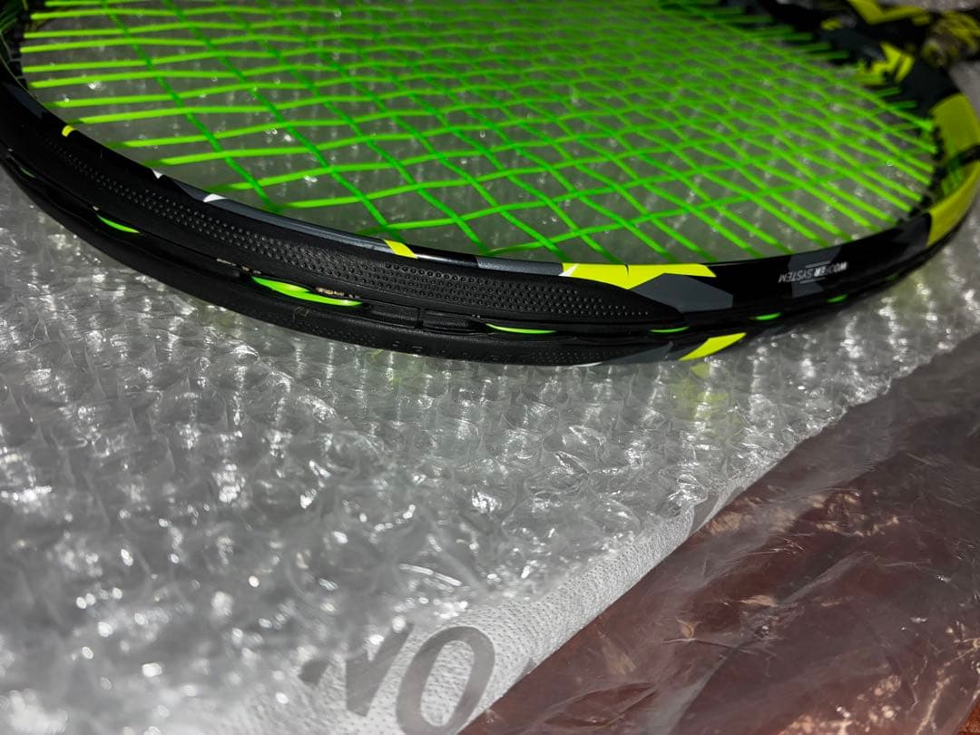 ピュアアエロ2022 PURE AERO バボラ BabolaT グリップ1