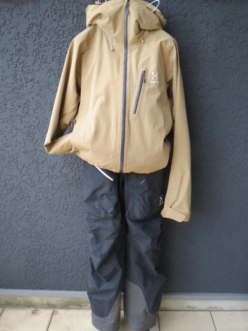 ホグロフス　スキーウェアセット（ジャケット・パンツ）