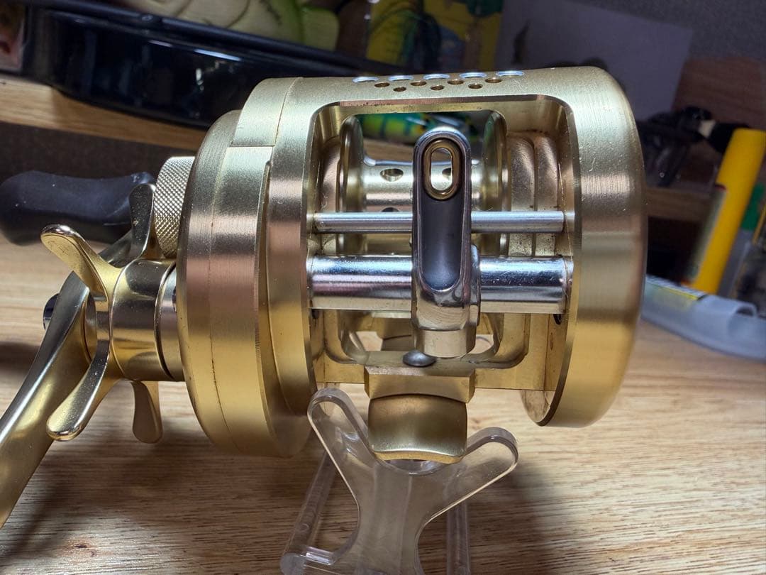 シマノ 01カルカッタコンクエスト100