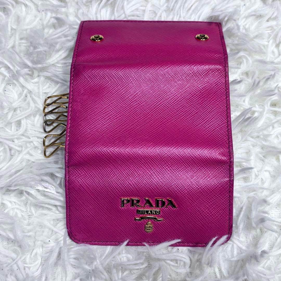 ✨超美品✨PRADA プラダ　ピンクレザー キーケース　正規品　箱付き