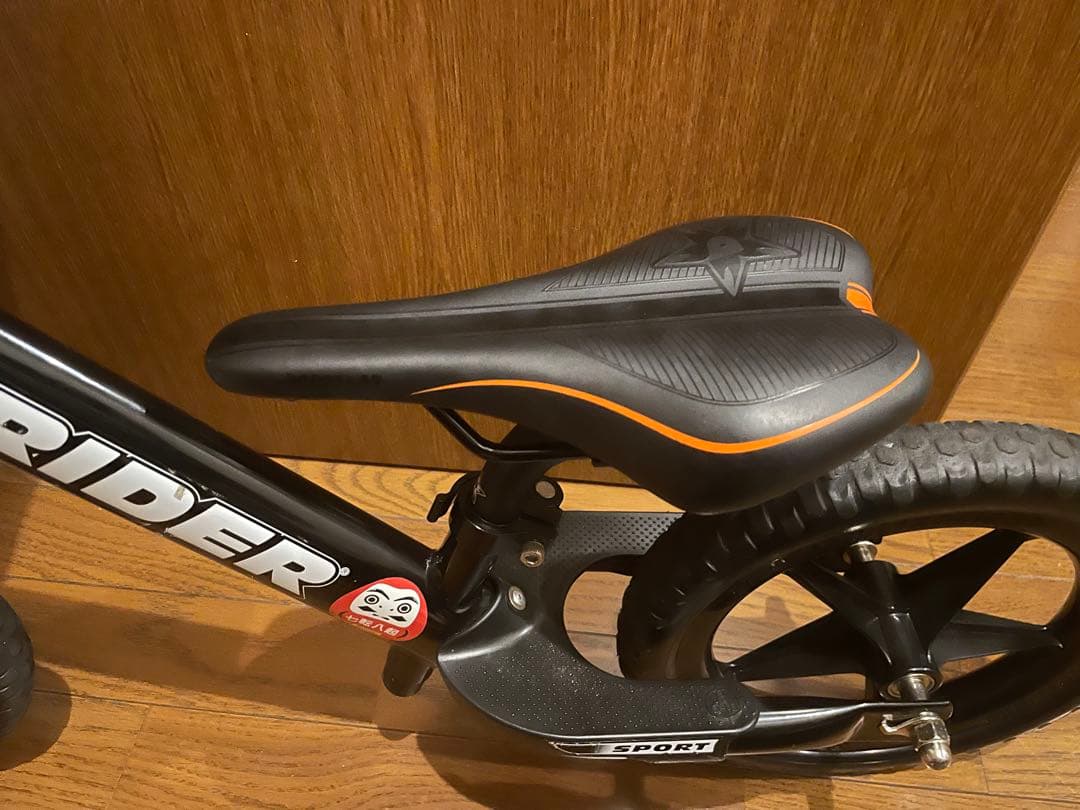 ストライダー　STRIDER バランスバイク ブラックおまけ付き