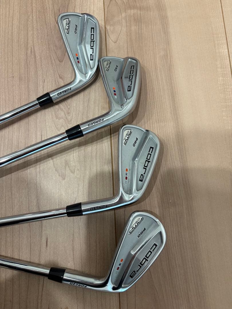 アスリート向け　ゴルフクラブセット　キャディバック、ヘッドカバー2個、おまけ付き