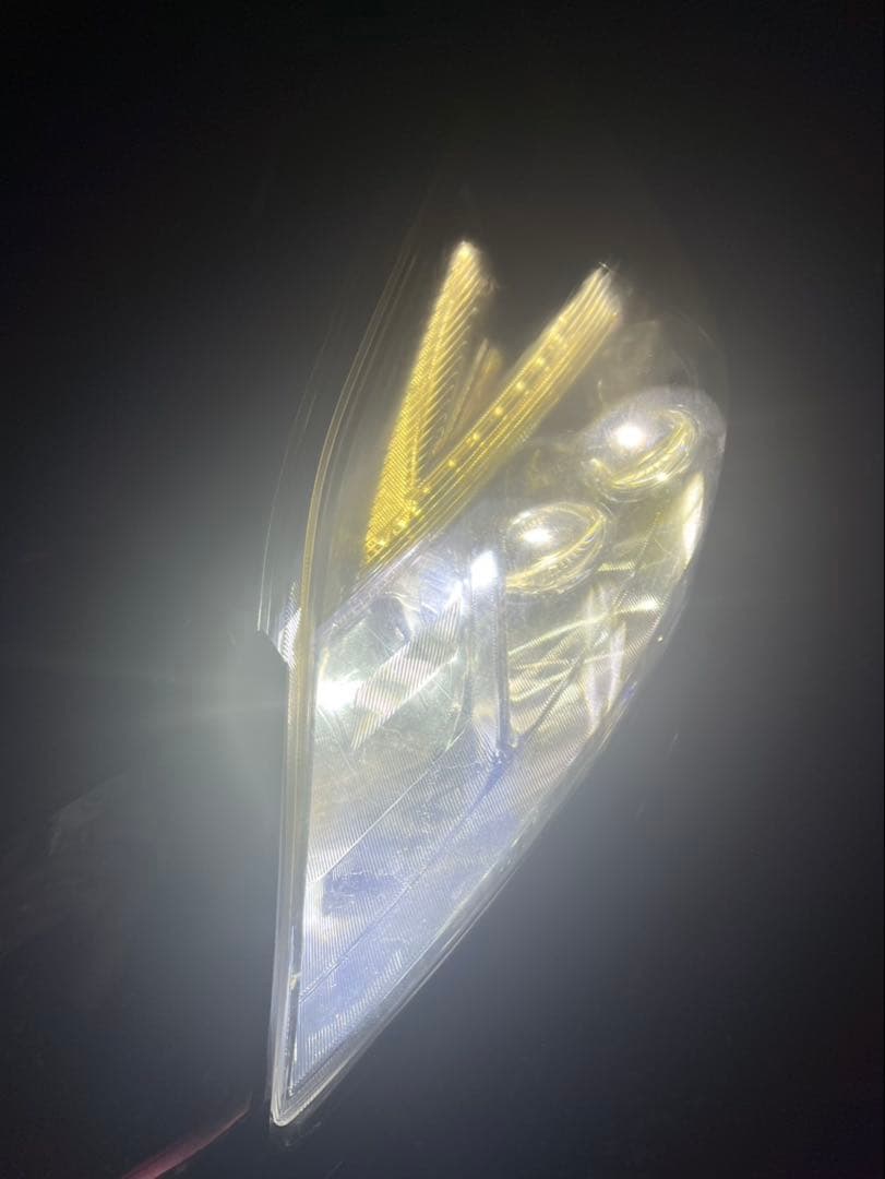 トヨタ　プリウス　30 後期　LEDヘッドライト　ヘッドランプ左右セット中古品