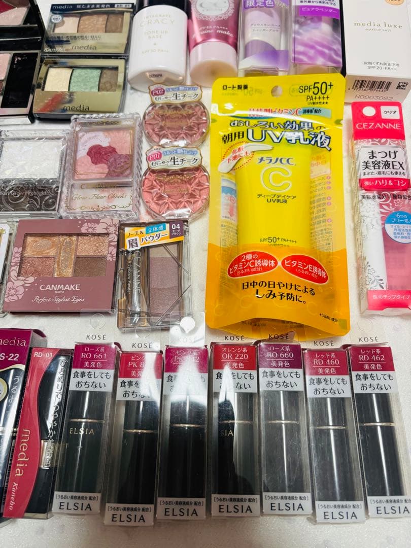 エ*ナ様 【コスメまとめ売り】ベース、アイシャドウ、ルージュ他 色々〜 43点