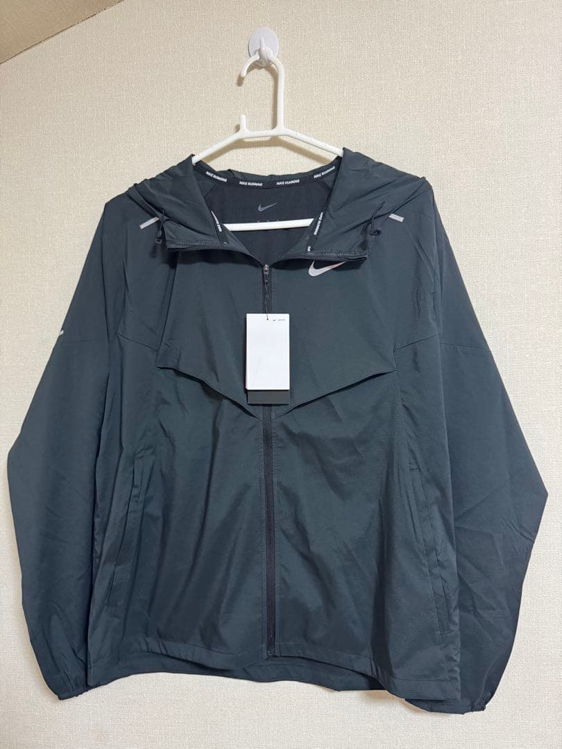 新品未使用　ナイキ ランニング ウィンドブレーカー メンズ　XLサイズ