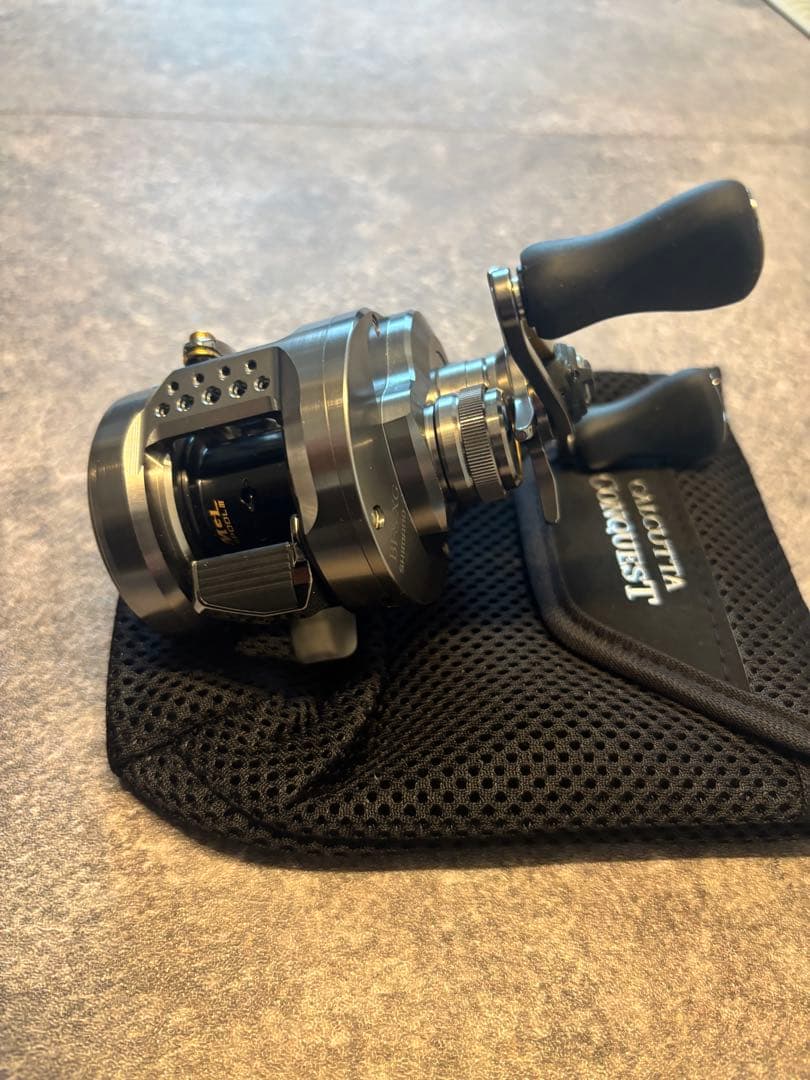SHIMANO 23 カルカッタコンクエストBFS XG RIGHT 右ハンドル