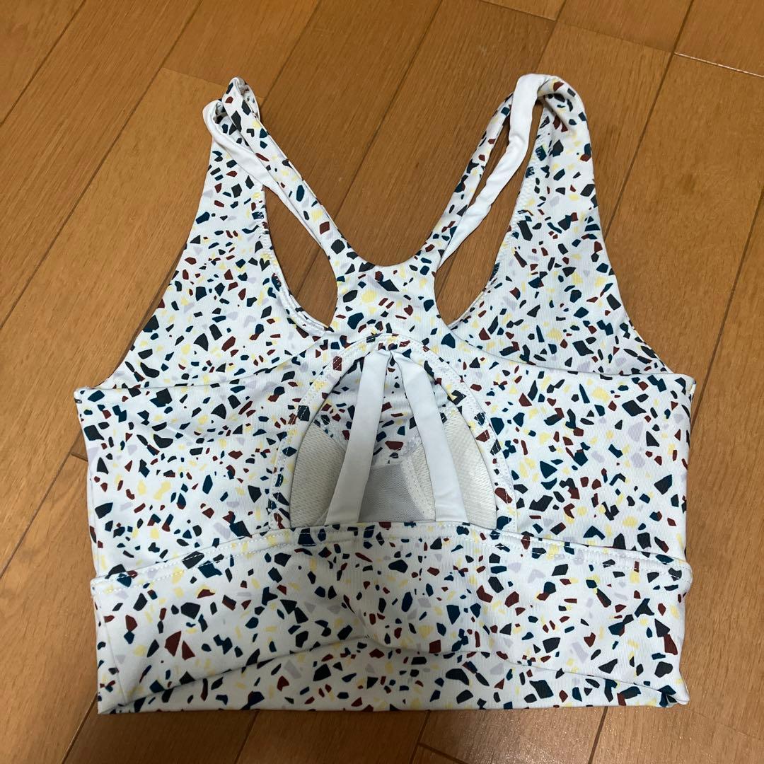 emmi yoga 上下　セットアップ　オフホワイト×カラフル