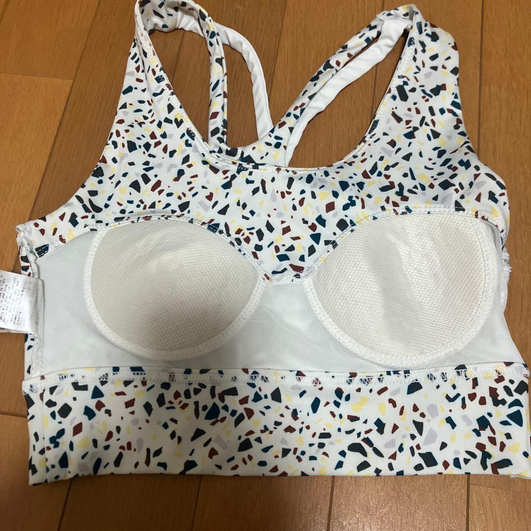 emmi yoga 上下　セットアップ　オフホワイト×カラフル