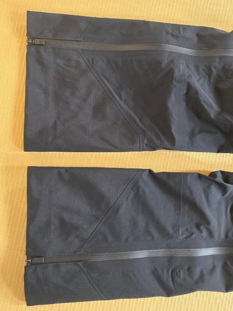 新品未使用　PeakPerformance アルパイン ゴアテックス3L パンツ