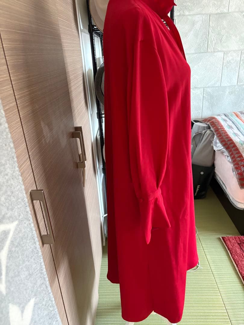 ADORE新品タグ付き赤エレガントなワンピース