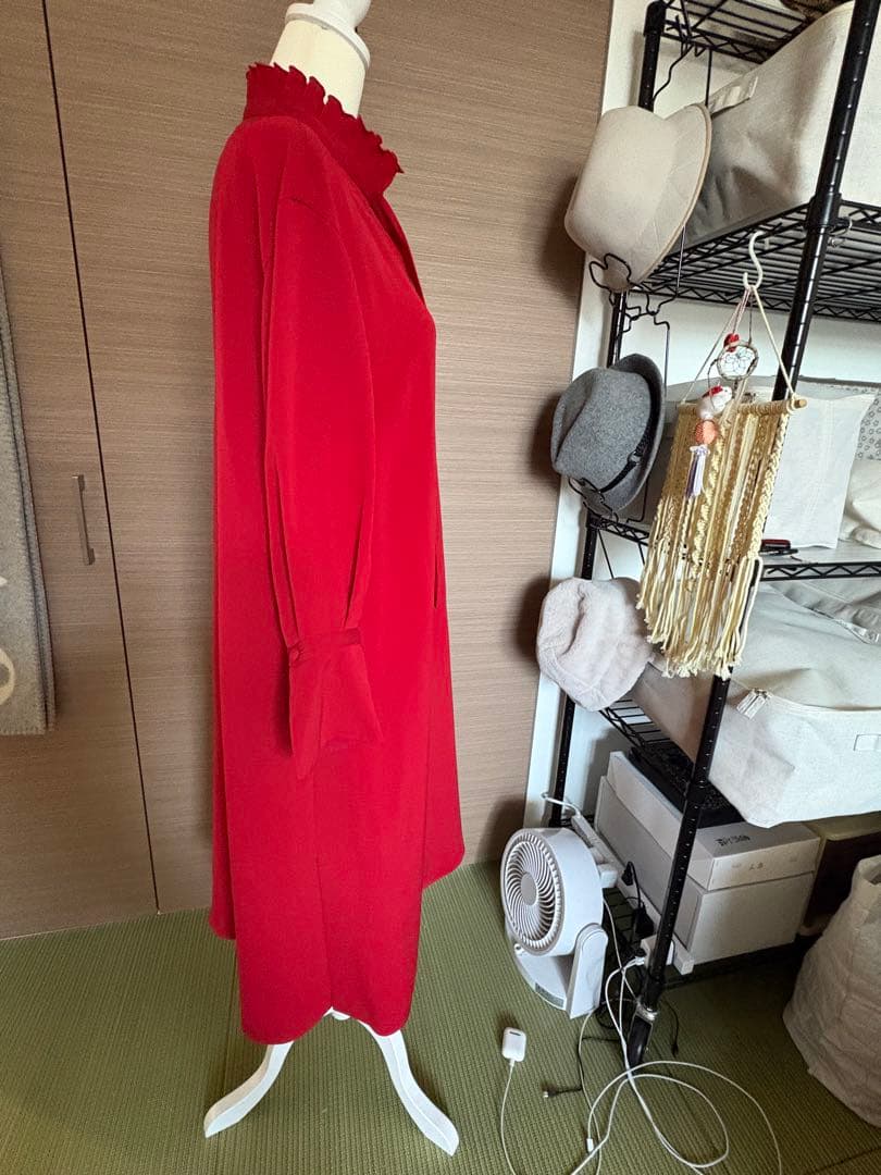 ADORE新品タグ付き赤エレガントなワンピース