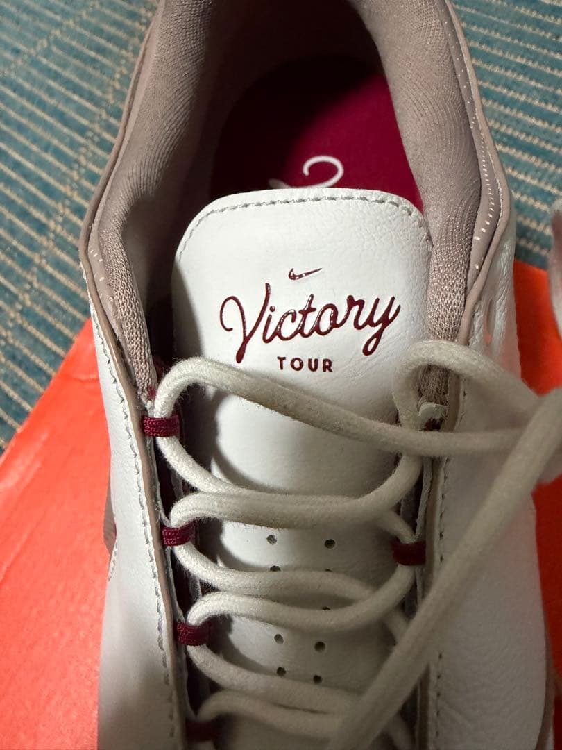 NIKE ビクトリー ツアー4 【ローリー・マキロイ着用／安定感重視】