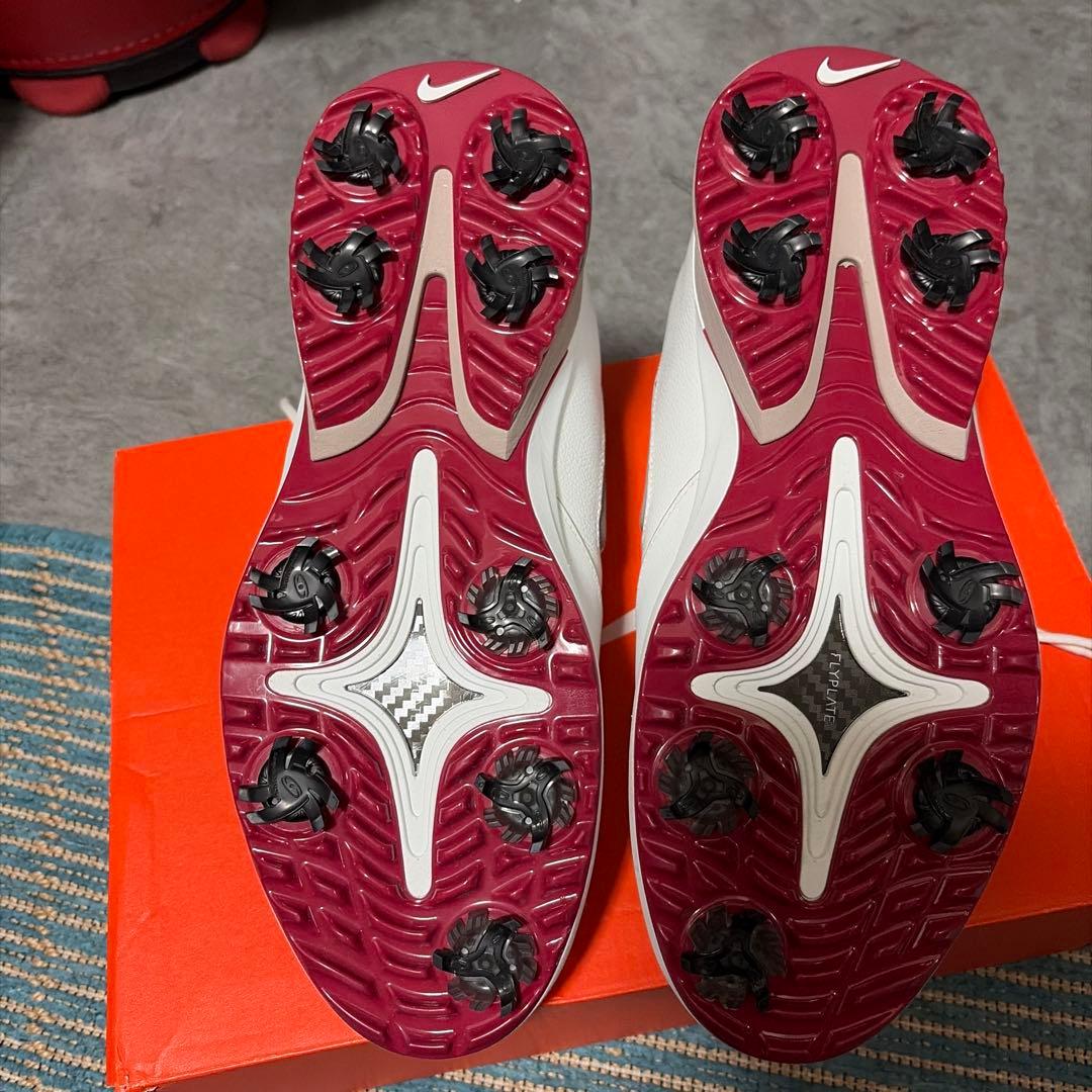 NIKE ビクトリー ツアー4 【ローリー・マキロイ着用／安定感重視】