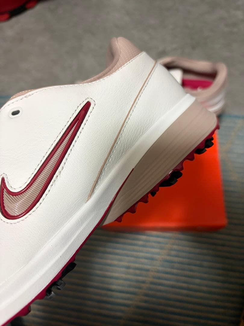 NIKE ビクトリー ツアー4 【ローリー・マキロイ着用／安定感重視】