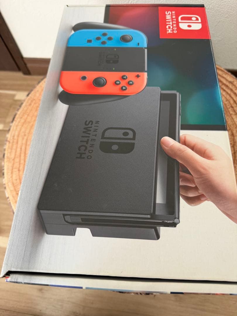 Nintendo Switch ニンテンドースイッチ本体　ネオン ①