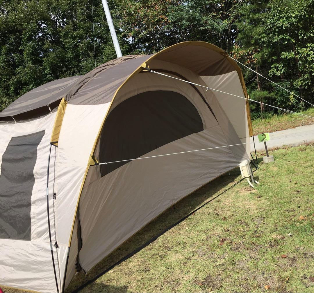 ベージュ ドーム型 キャンプテント メッシュ窓付き