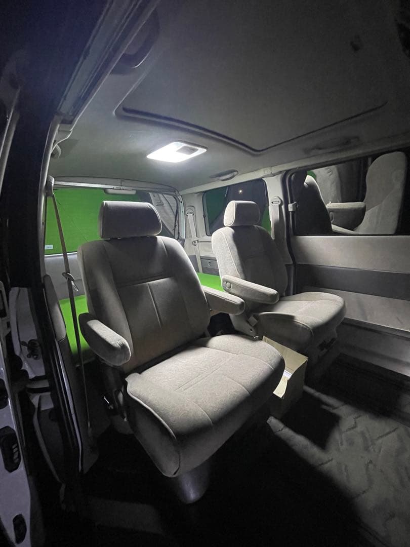 グランビア　グランドハイエース　リアルームランプ　LED かなり明るいです