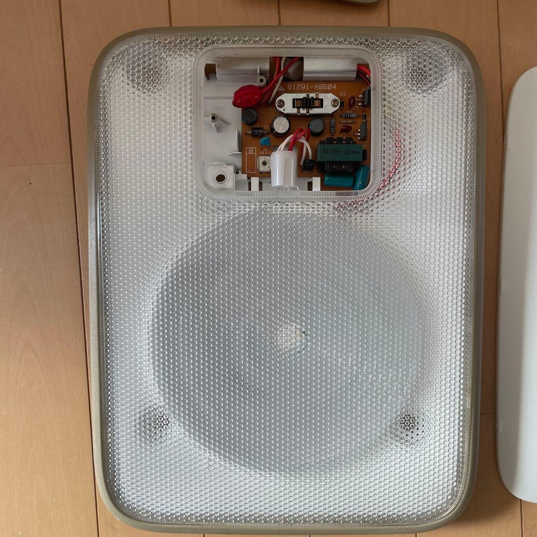 グランビア　グランドハイエース　リアルームランプ　LED かなり明るいです