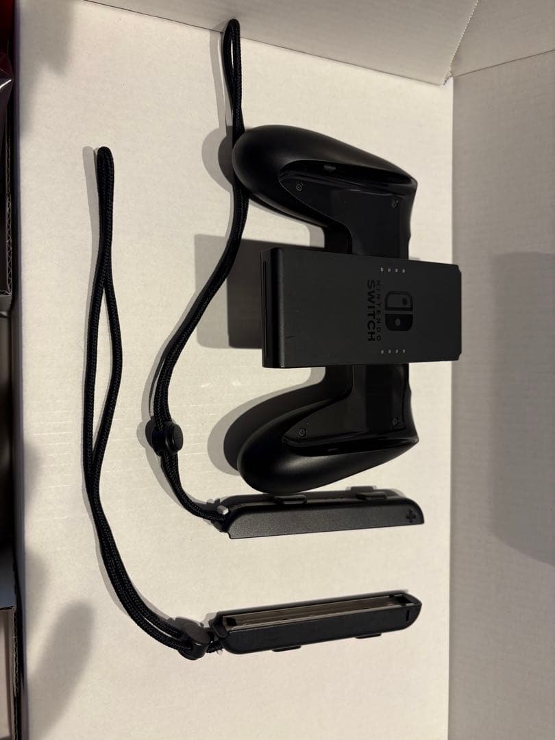 Nintendo Switch 本体 ブラック　64GB SDカード付属