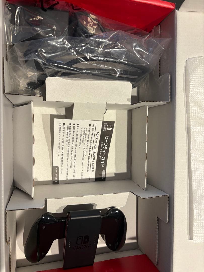Nintendo Switch 本体 ブラック　64GB SDカード付属