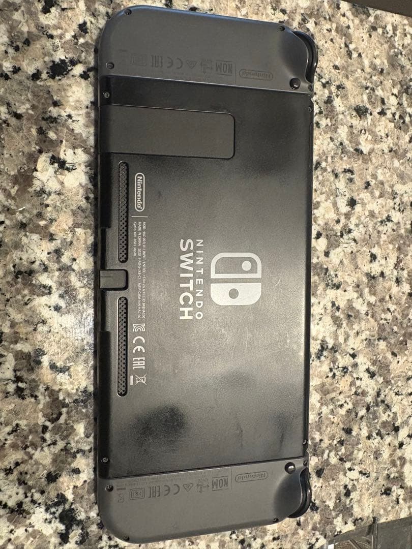 Nintendo Switch 本体 ブラック　64GB SDカード付属