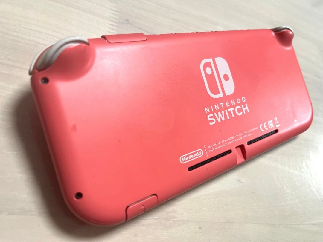 Nintendo Switch LITE コーラル