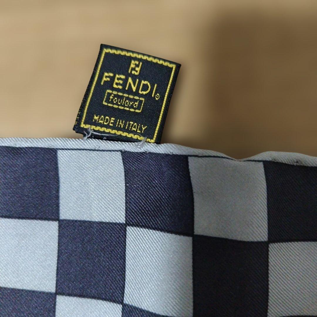 Fendi シルク 大判スカーフ グレー・ブラック