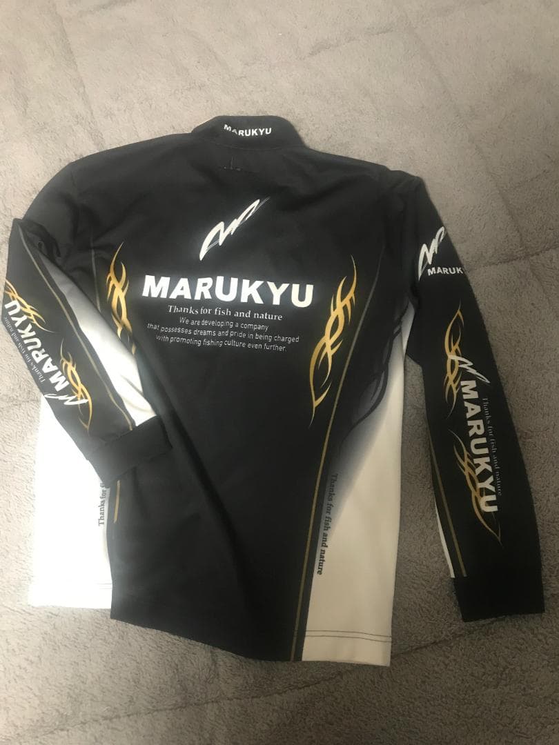 マルキュージップシャツ