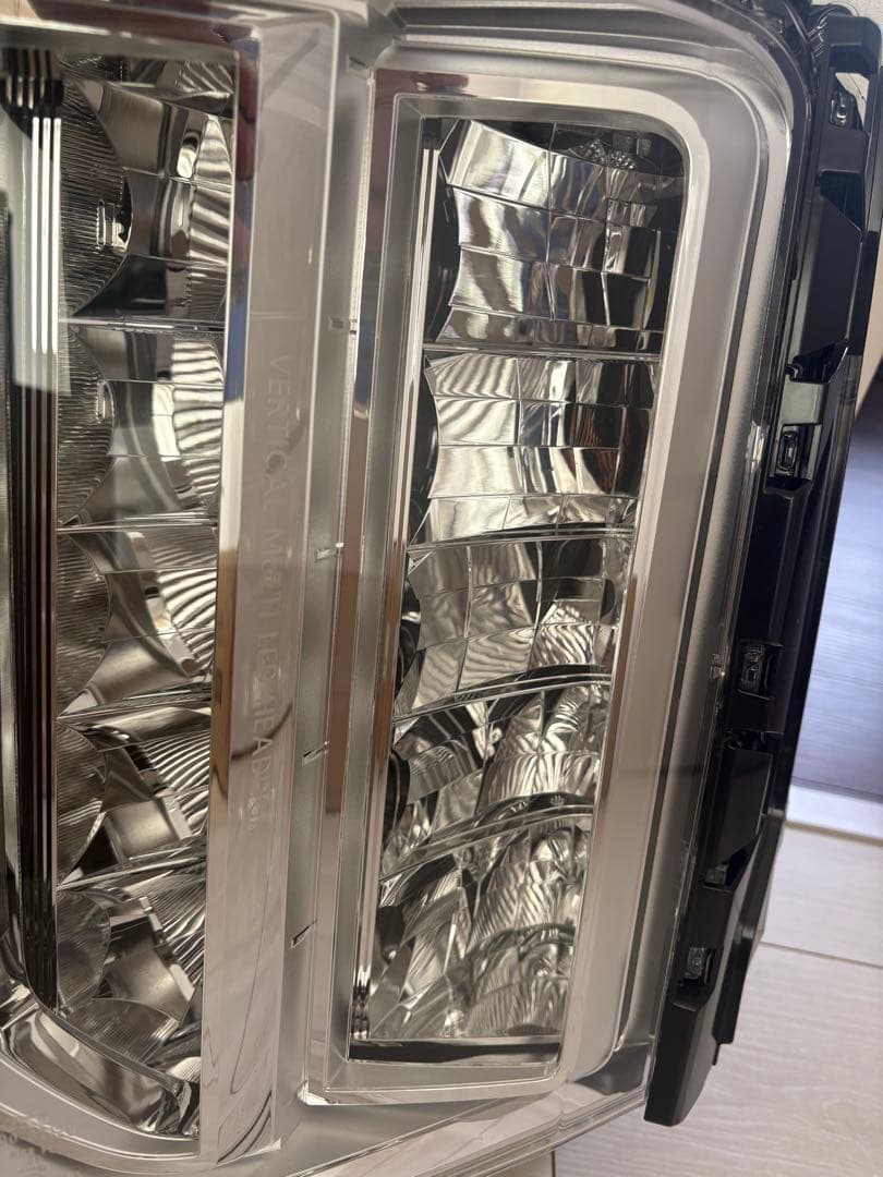 CV1W デリカ:D5 左ヘッドライト