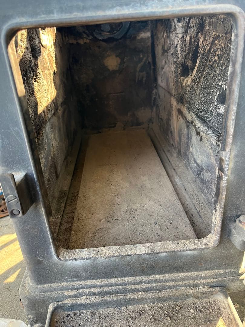 薪ストーブ、北欧薪ストーブ、ベルギー王国薪ストーブ、ドブレ薪ストーブ 3匹のヤギ