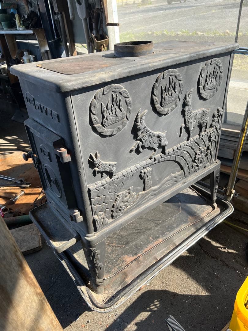 薪ストーブ、北欧薪ストーブ、ベルギー王国薪ストーブ、ドブレ薪ストーブ 3匹のヤギ